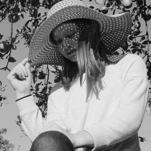 Meet your Posher, Jessica - Picture 5 of 14